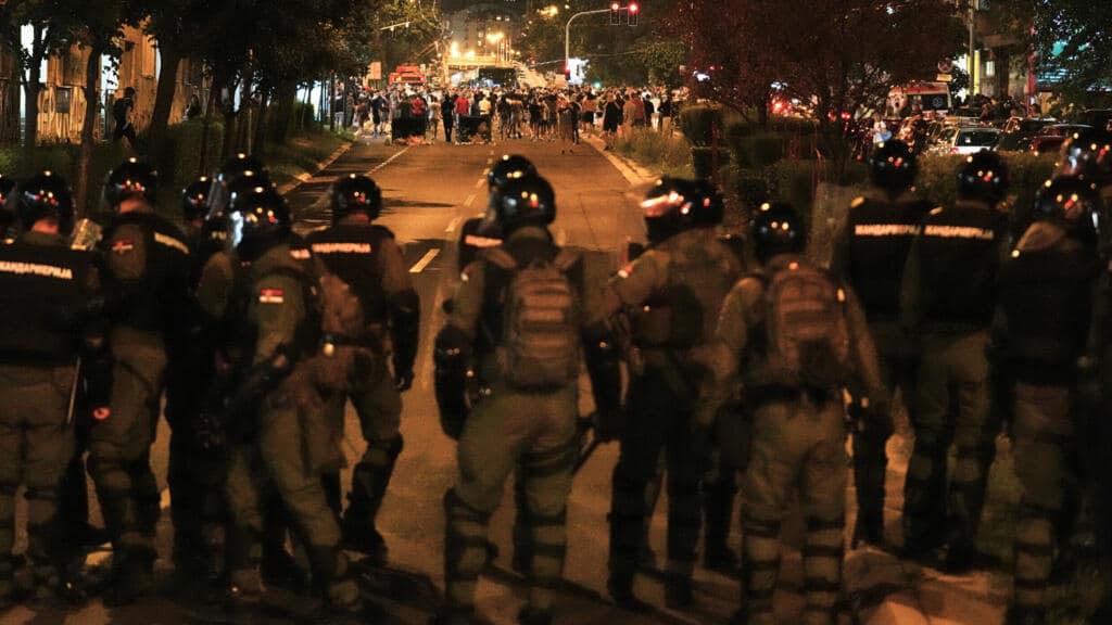 , Actus france: Serbe: les manifestations anti-cučić se coule dans les paires, la Rétépression se durcit